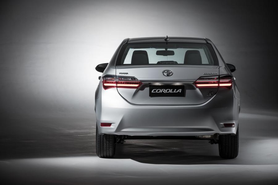  Toyota Corolla XEi 2017 года  (LA) (фото 18 из 23)